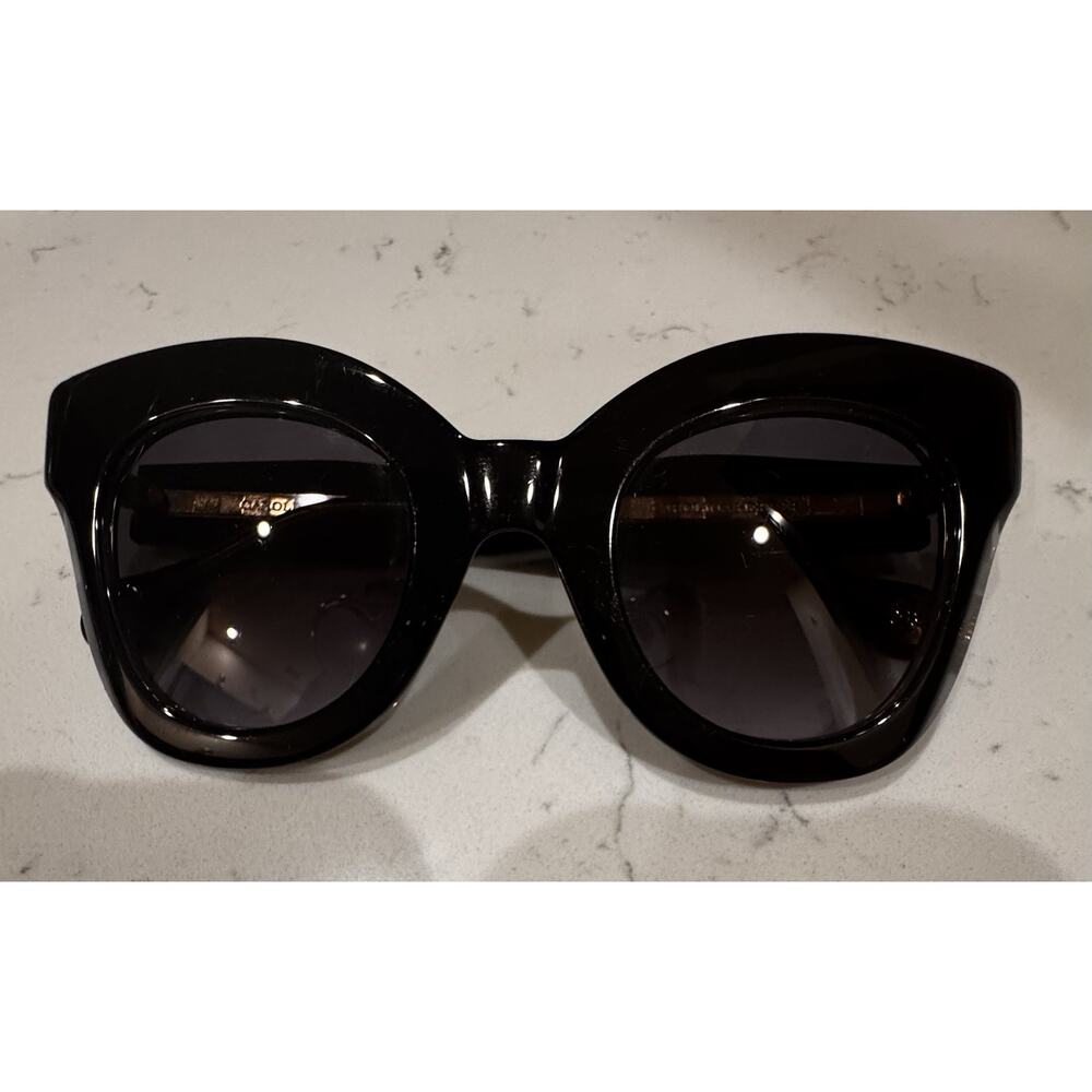 CAROLINA HERRERA Oversized Cat - Eye Sunglasses Black - Picture 2 of 7
